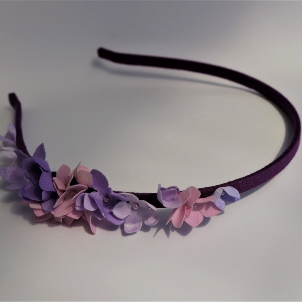 Matu lociņš  ar smalkiem violetiem ziediņiem