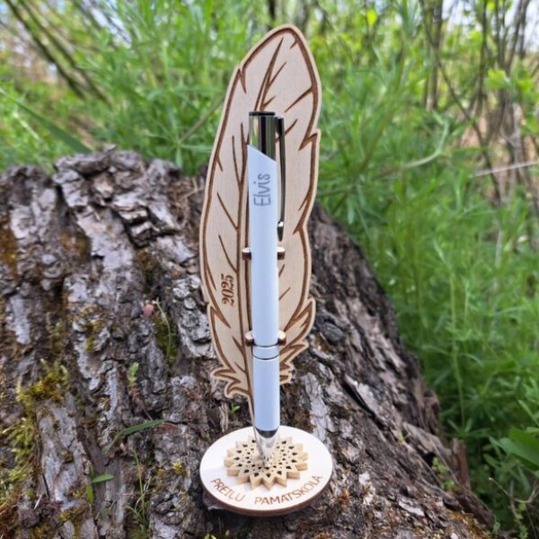 Pildspalva statīvā