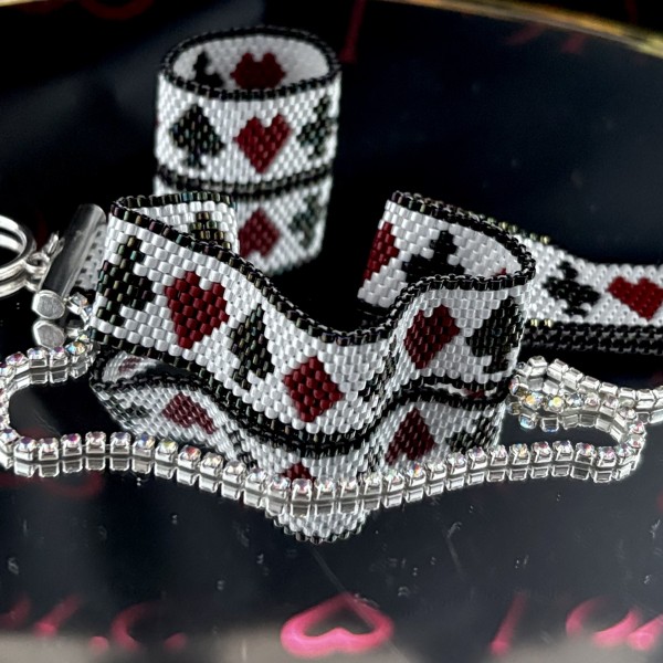 Aproce un gredzens “Kartes”