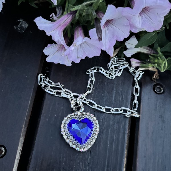 Kulons uz ķēdes “Okeāna sirds”