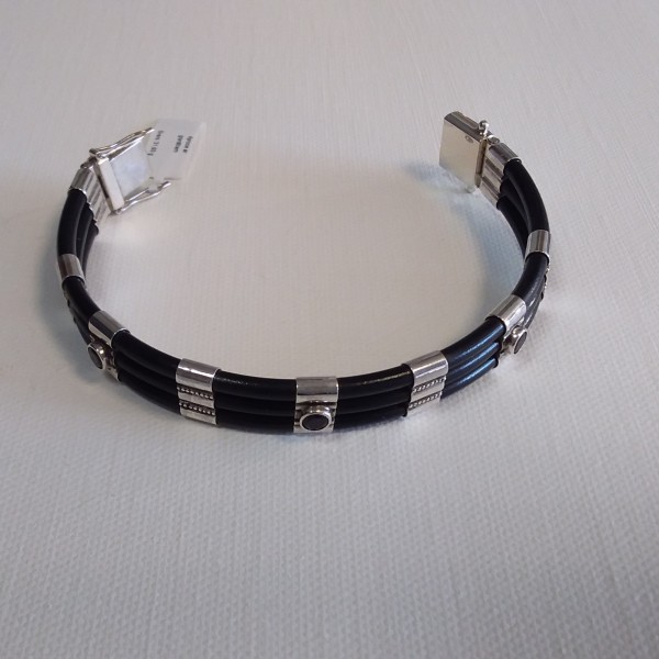 Sudraba aproce ar granatiem