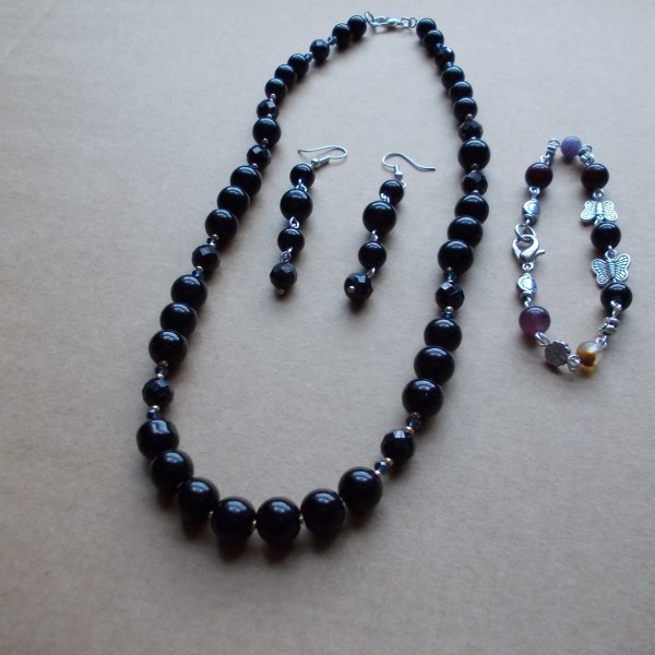 Turmalīna kaklarota.