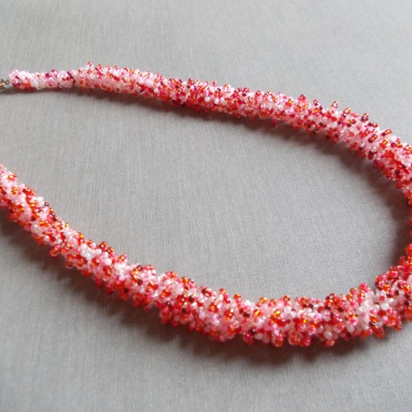 Pērļu kaklarotas  žguts -tārps.