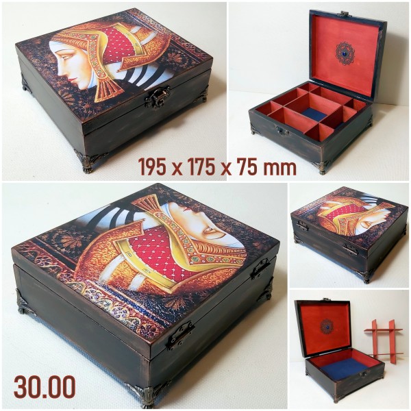 Koka lādīte (roku darbs).  Шкатулка