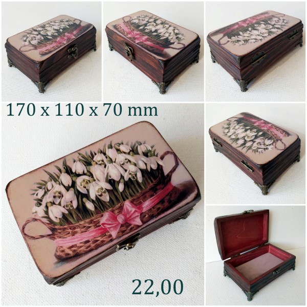 Koka lādīte (roku darbs).  Шкатулка