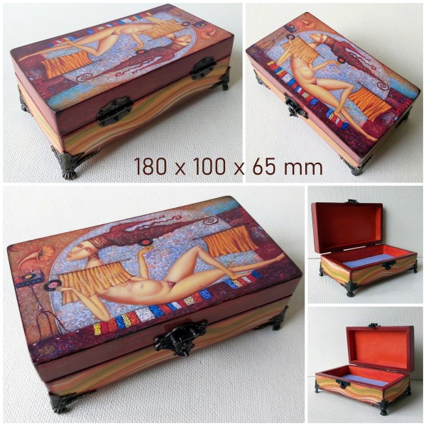 Koka lādīte (roku darbs).  Шкатулка