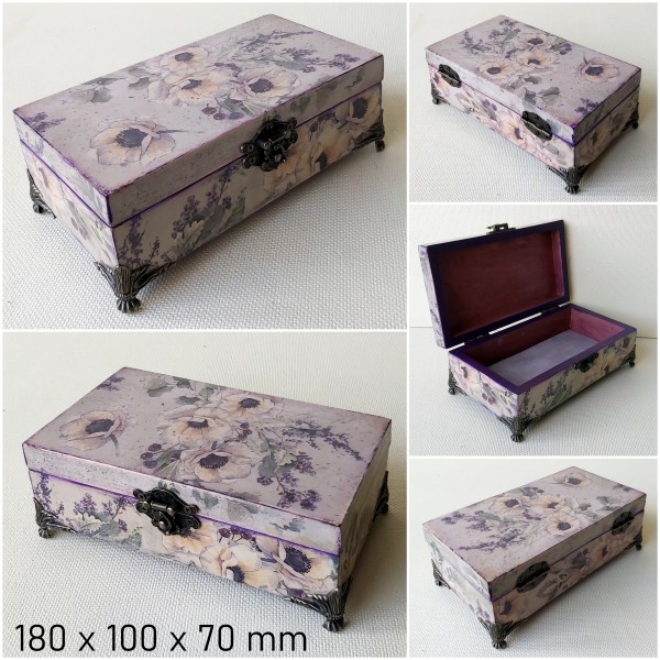 Koka lādīte (roku darbs).  Шкатулка