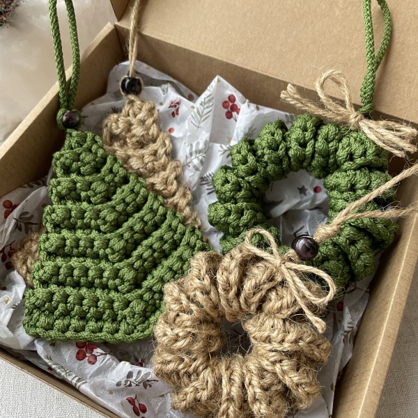 Eglīšu rotājumu komplekts “Eglītes un vainadziņi”🎄