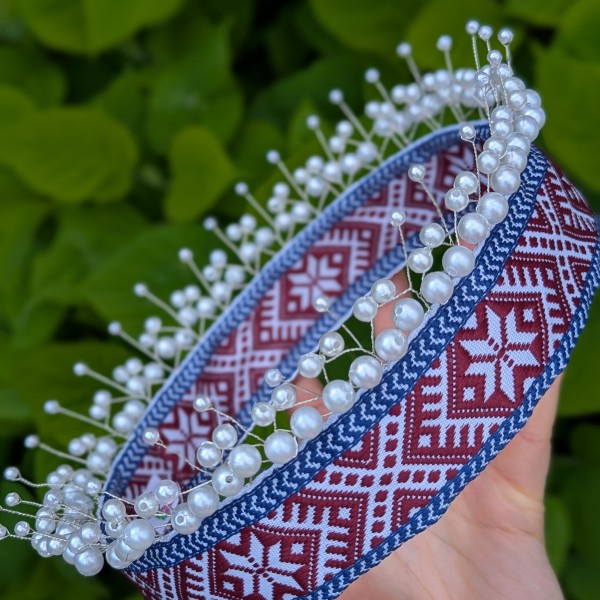 Tautisks vainags (sarkans, zils un balts)