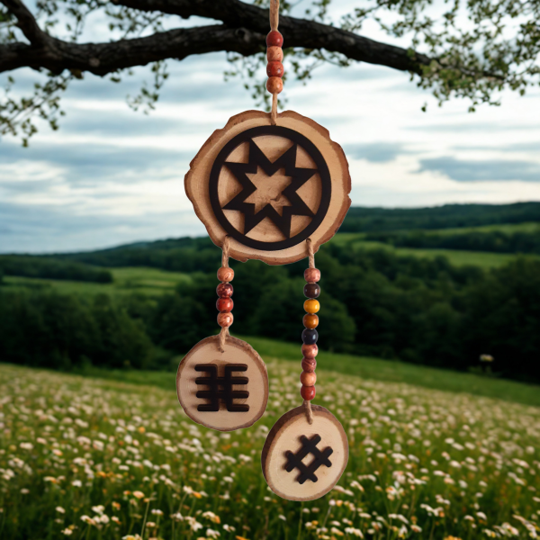 ✨ Ozolkoka amulets ar latvju zīmēm