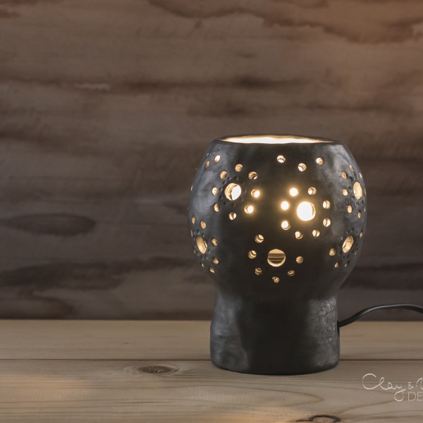 Melnās keramikas nakts lampa "Boho"