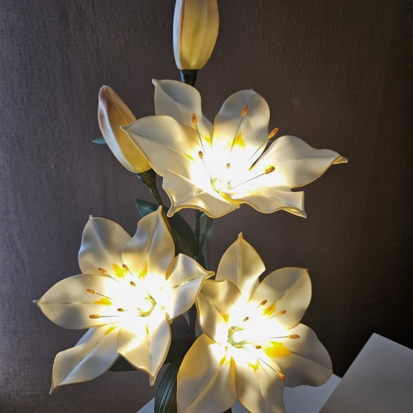 Naktslampiņa "LILIJA"