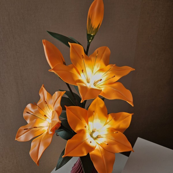 Naktslampiņa "LILIJA"