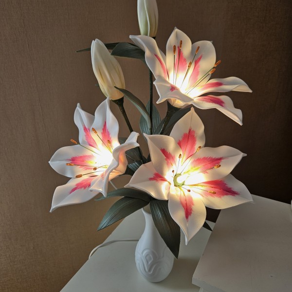 Naktslampiņa "LILIJA"