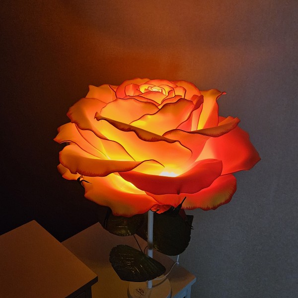 Naktslampiņa "ROZE"