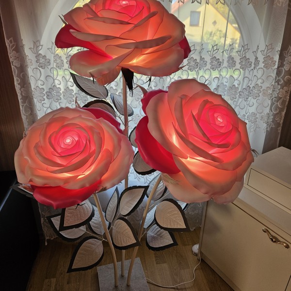 Stāvlampa "ROZES"