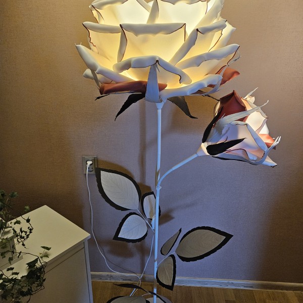 Stāvlampa  "Rozes"