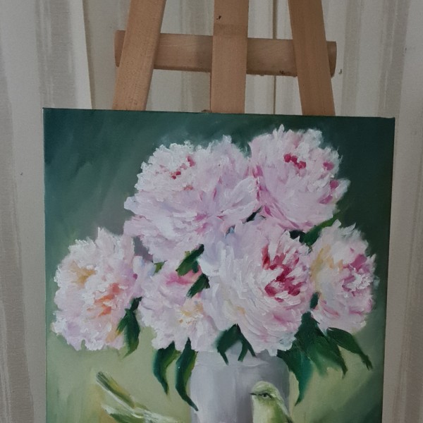 Peonijas ar putniem