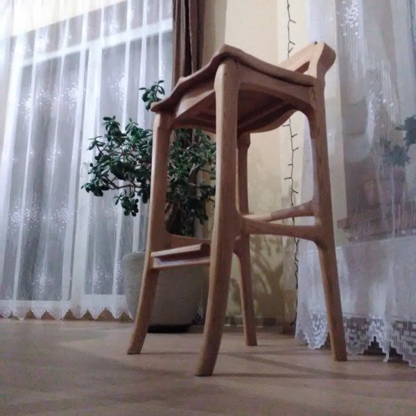 Augstais bāra krēsls