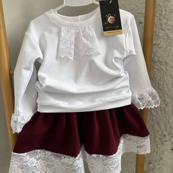 Džemperis ar svārkiem, eleganta mežģīne.