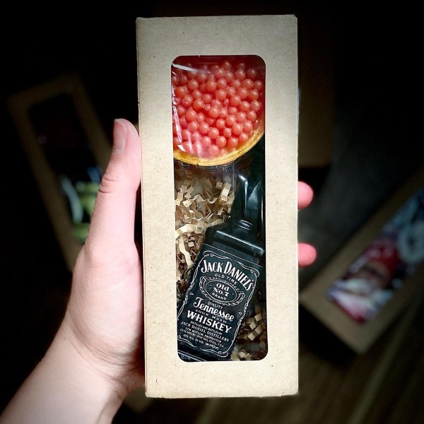 Ziepes “Jack Daniels/Jameson ar sarkaniem ikriem”