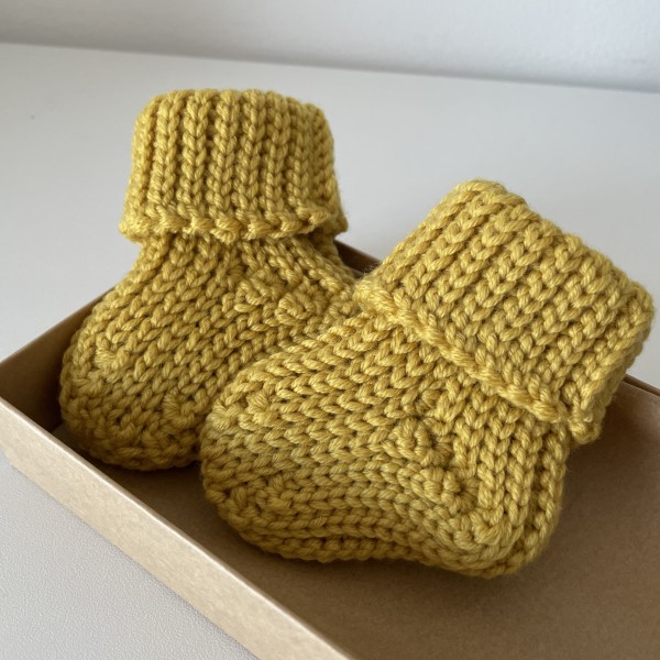 Zeķītes jaundzimušajiem