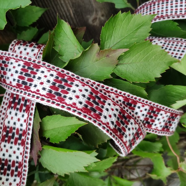 Smiltenes ziedainā josta - galdaine - vilna , lins