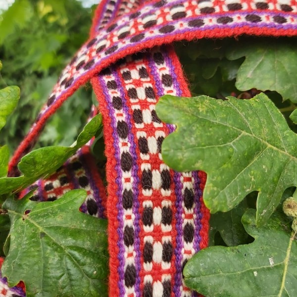 Vecpiebalgas ziedainā josta-trešais variants