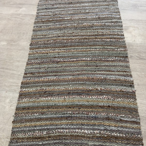 Austs grīdas celiņš ,, alkšņu mizu zaļpelēkais" ,izmērs  57cm x 205cm
