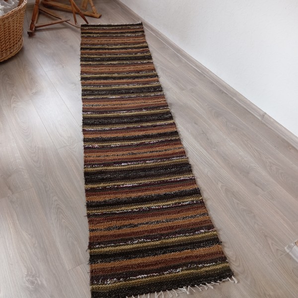 Garš austs grīdas celiņš brūnos un zaļganos zemes toņos -60cm x 263 cm