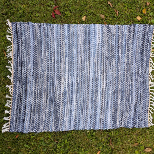 Mazs austs paklājs ,,džinsu stils", izmērs-67 cm x 95cm