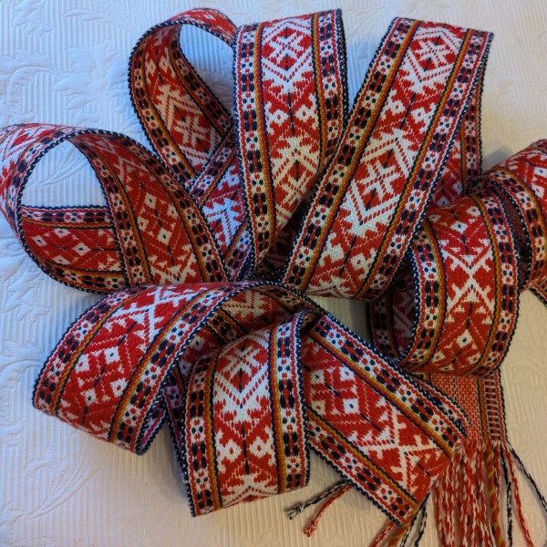 Valmieras rakstainā tautiskā  josta