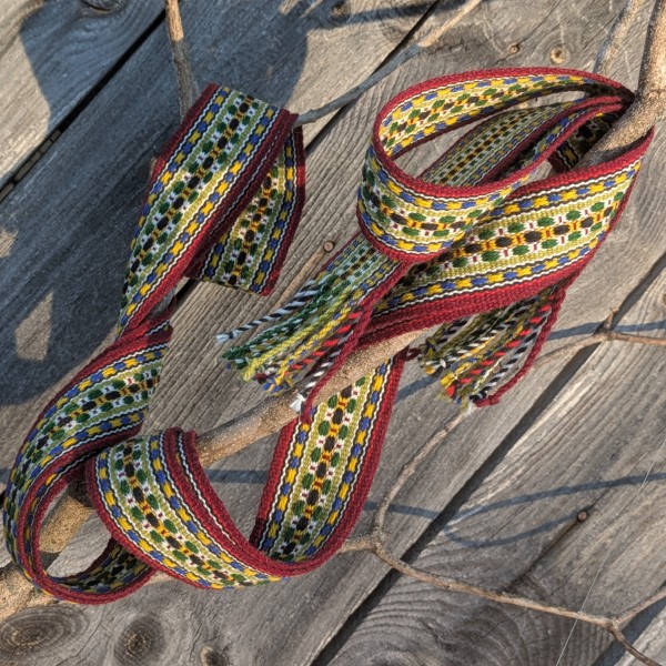 Austa Tūjas tautiskā josta