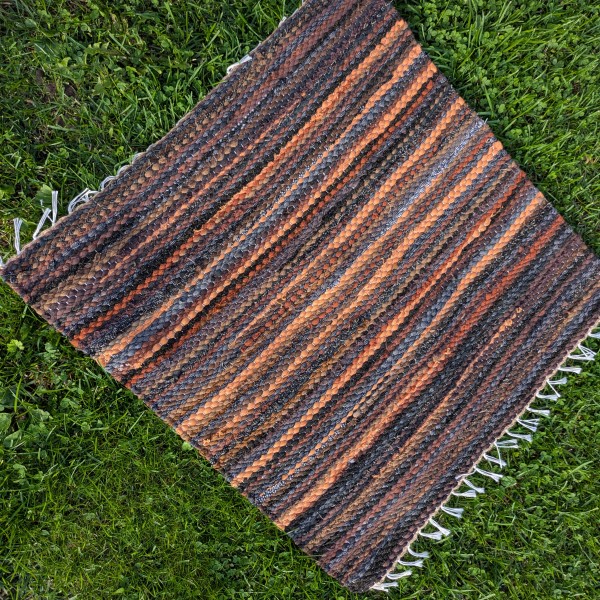 Mazs Austs paklājiņš brūnos un terakotas toņos, izmērs-60cm x 60 cm
