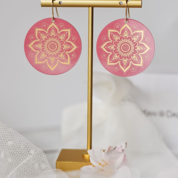 Sakuras ziedu MANDALA, zeltīta