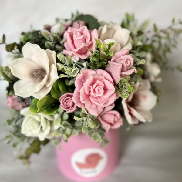 Ziepju ziedu pušķis “Rozā ar magnolijām”
