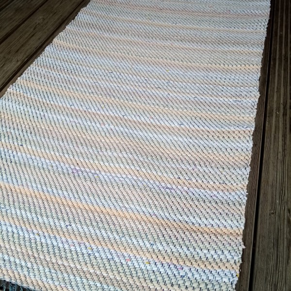 Krēmkrāsas toņu paklājs 2,19m x 0,69m