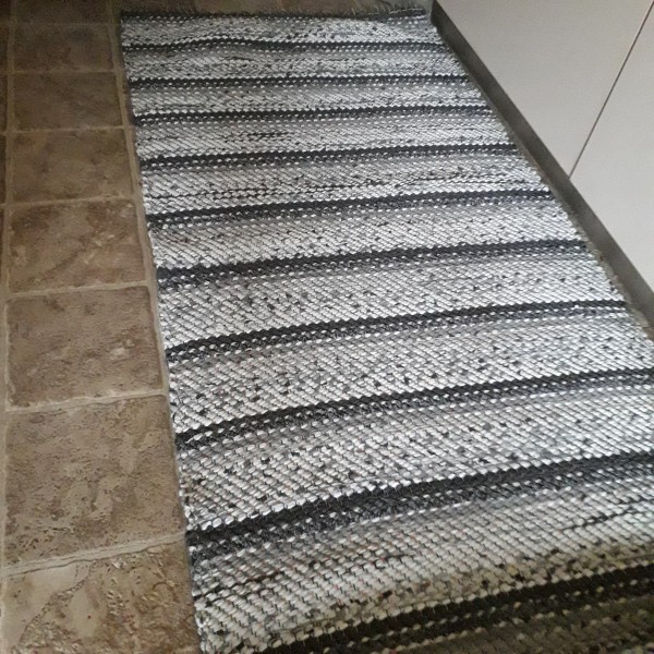 Pelēks paklājs 1.85m