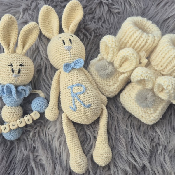 Komplektiņš mazulītim dāvanai-zaķēnu trio🐰
