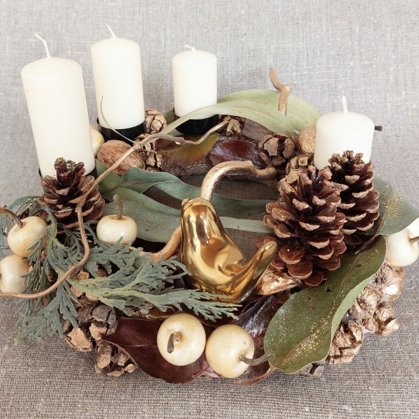 Dekors Adventei ar zelta putnu!