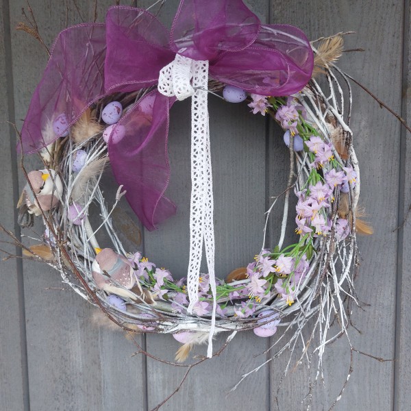 Pavasarīgs durvju dekors