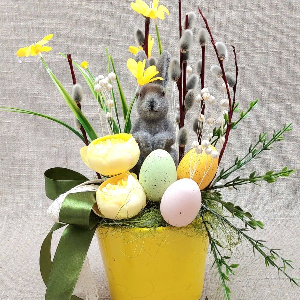 Pavasarīgs galda dekors Lieldienām