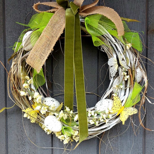 Pavasarīgs durvju dekors !