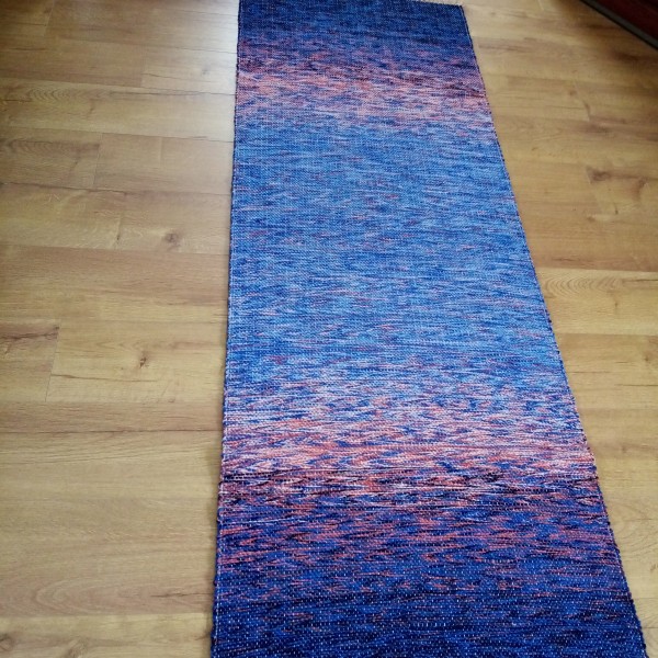 Zilo toņu grīdceliņš  2,15 m x 0,73 m