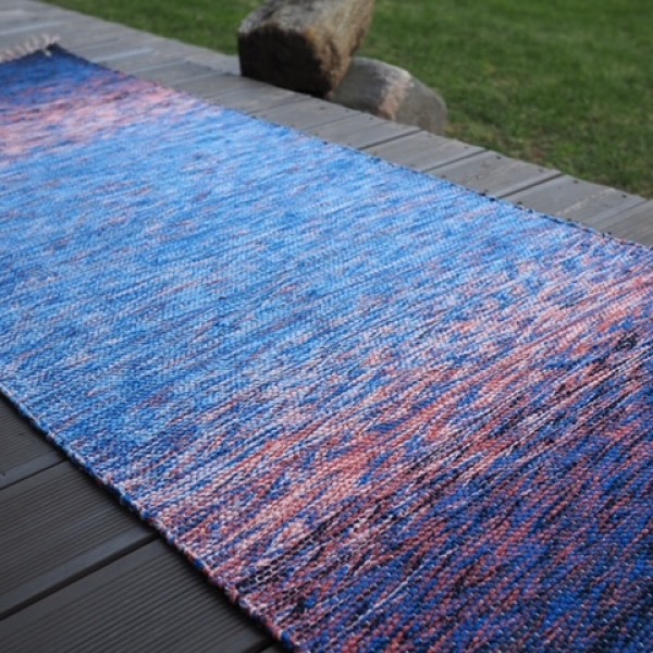 Zilo toņu grīdceliņš  2,15 m x 0,73 m