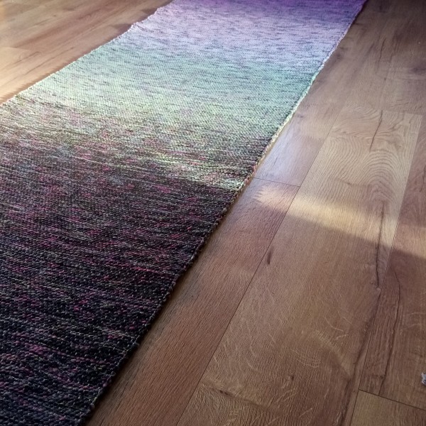 Krāsains grīdas celiņš 3,18 m