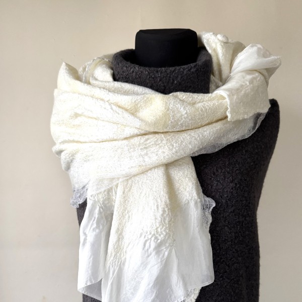 Merino vilnas  un zīda šalle "Vanilla"