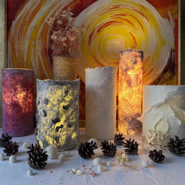 Gaismeklis - vāze - interjera priekšmets